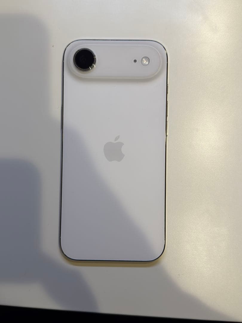 Apple iPhone Air ホワイト 本体