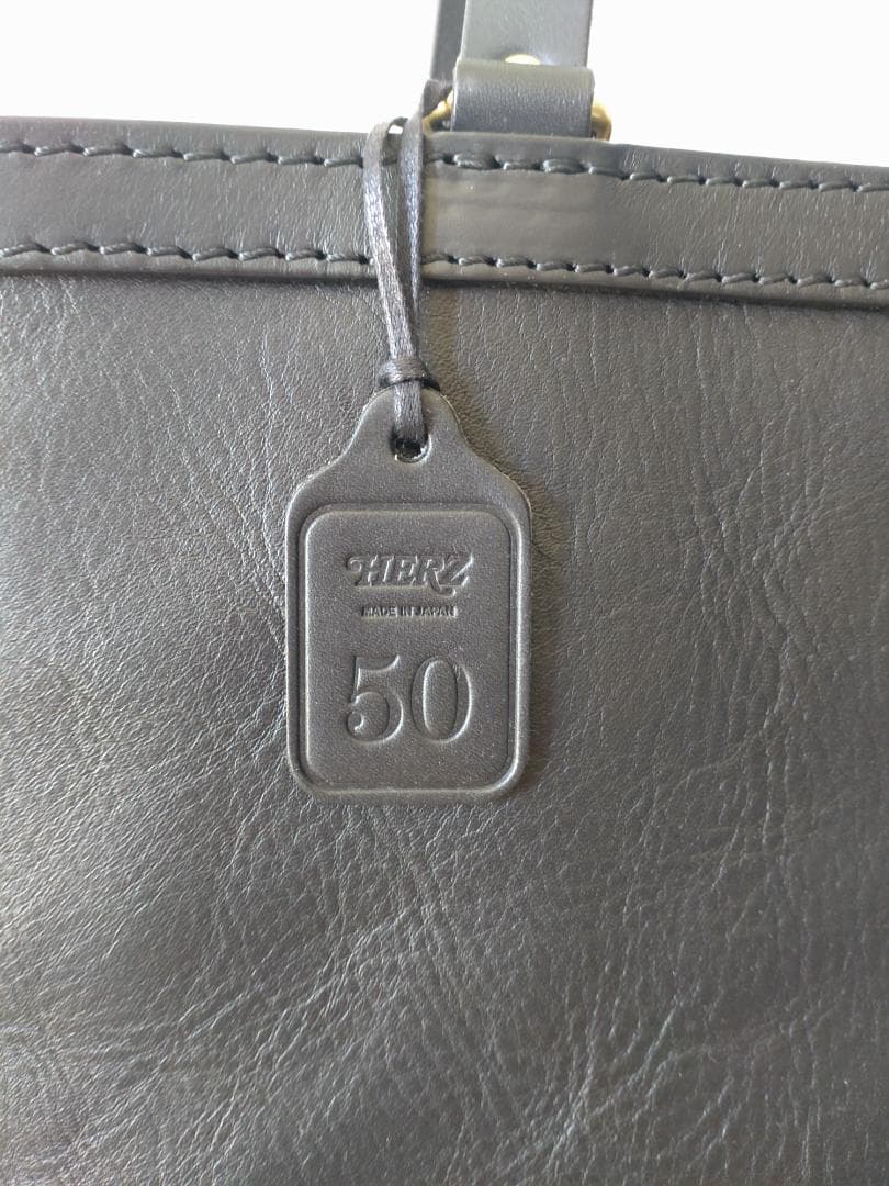 ヘルツ　ファスナートート　黒　ブラック