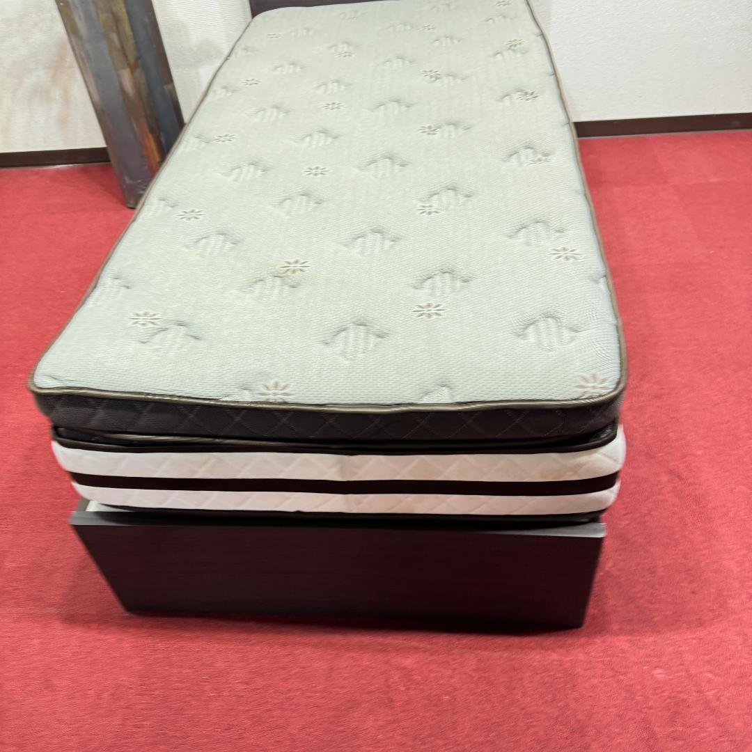 地域限定送料無料　『美品』シングルサイズベッド/マットレス　引き出し/電源有り