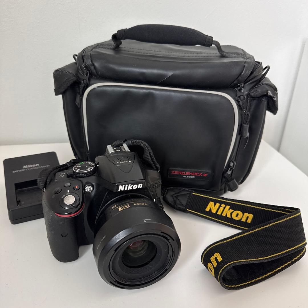 Nikon D5300 デジタル一眼レフ 単焦点レンズ付き 35mm