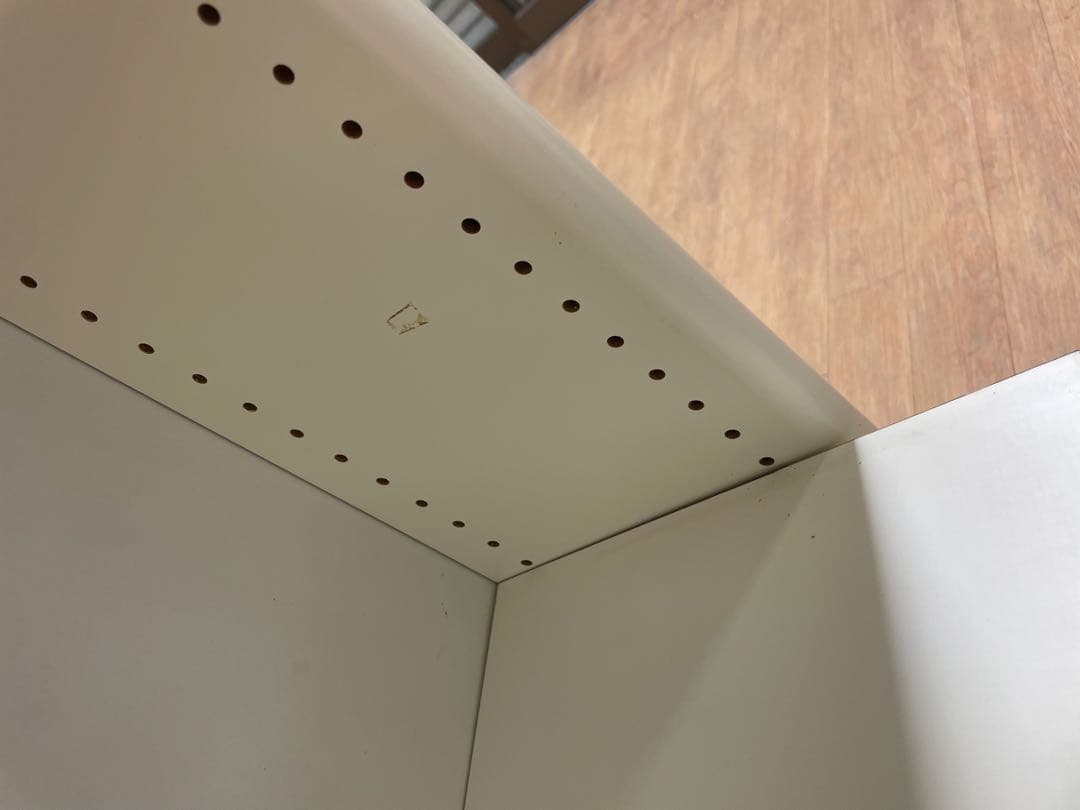 両面棚　物品棚　陳列棚　ショーケース　薬局　白　木製什器　コンビニ　キャビネット