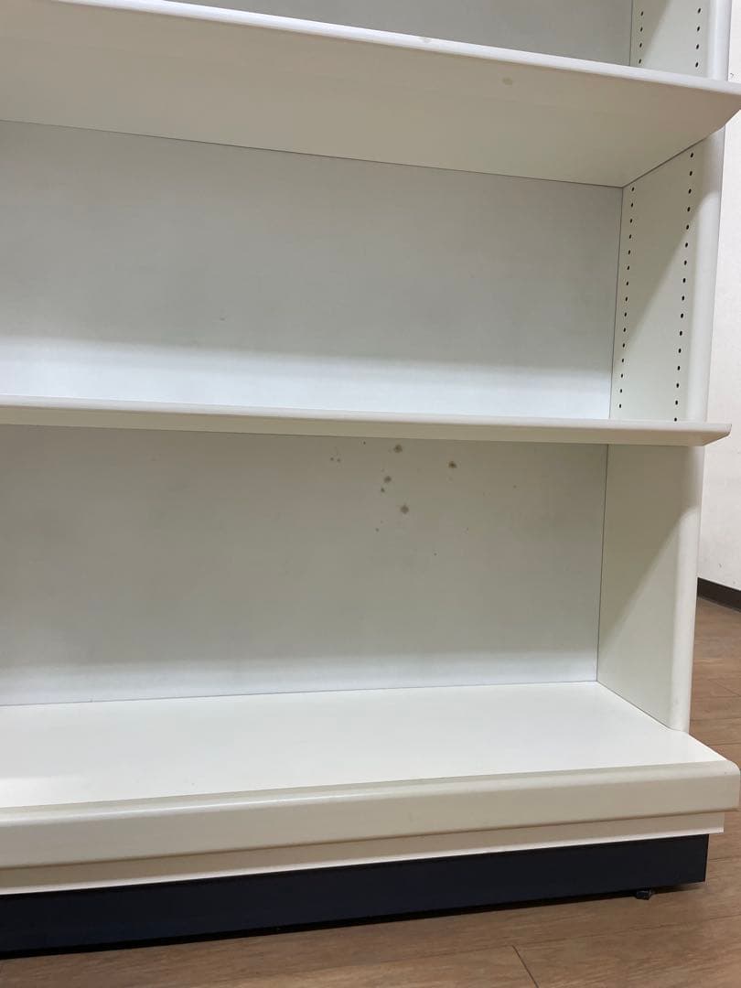 両面棚　物品棚　陳列棚　ショーケース　薬局　白　木製什器　コンビニ　キャビネット