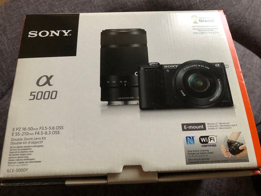 【極美品】Sony α5000 ホワイト/ 箱、保証書、望遠レンズ、ストラップ付