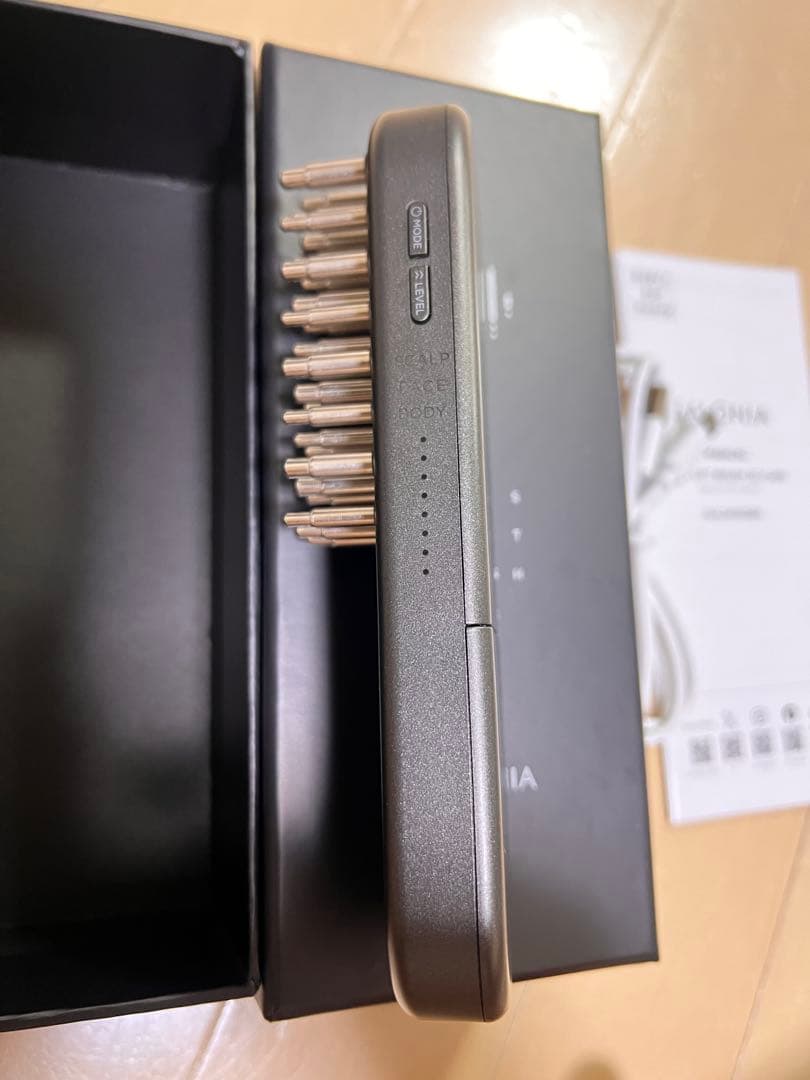 サロニア EMS LIFT BRUSH 3D CARE ブラック