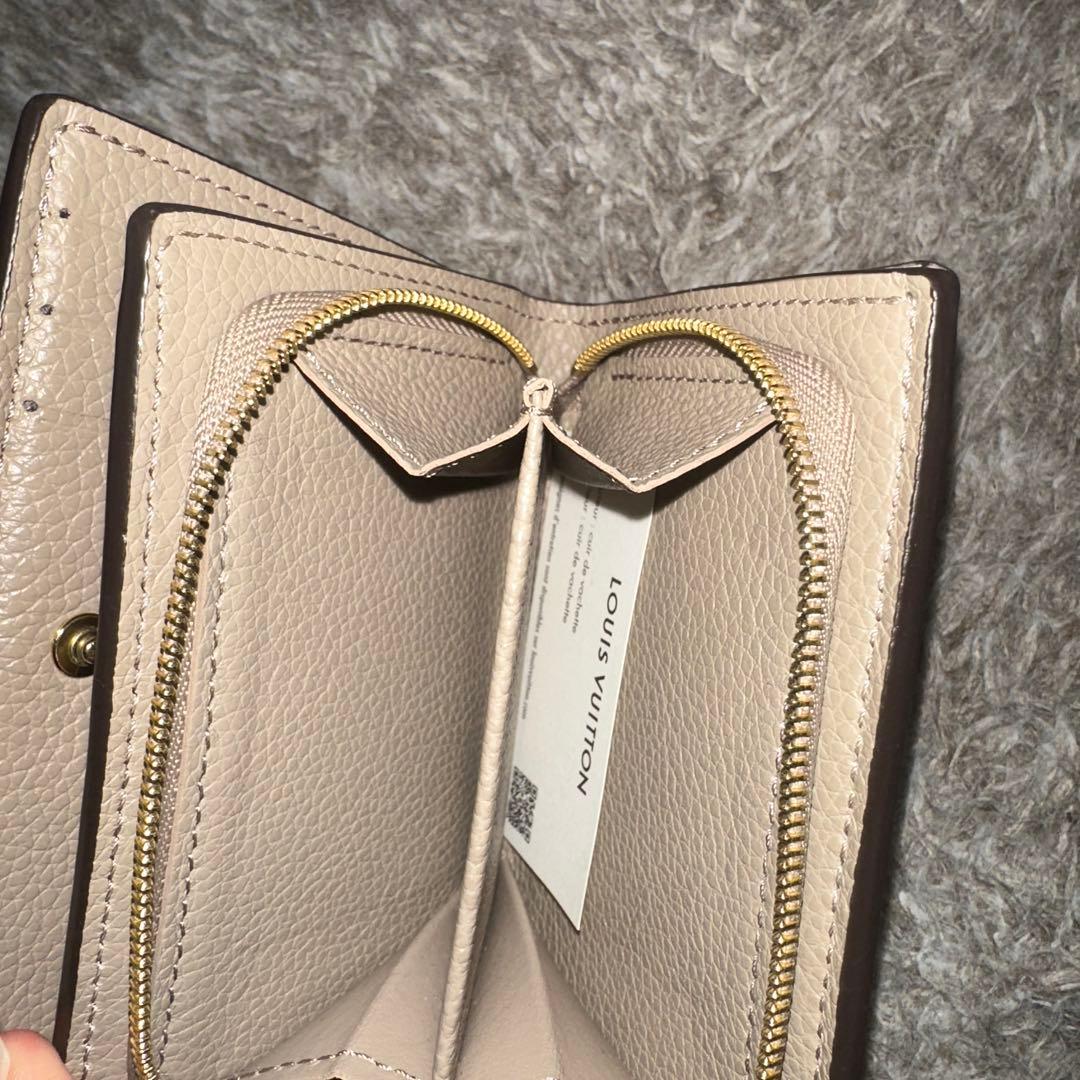 LOUIS VUITTON ポルトフォイユ・クレア　二つ折り財布