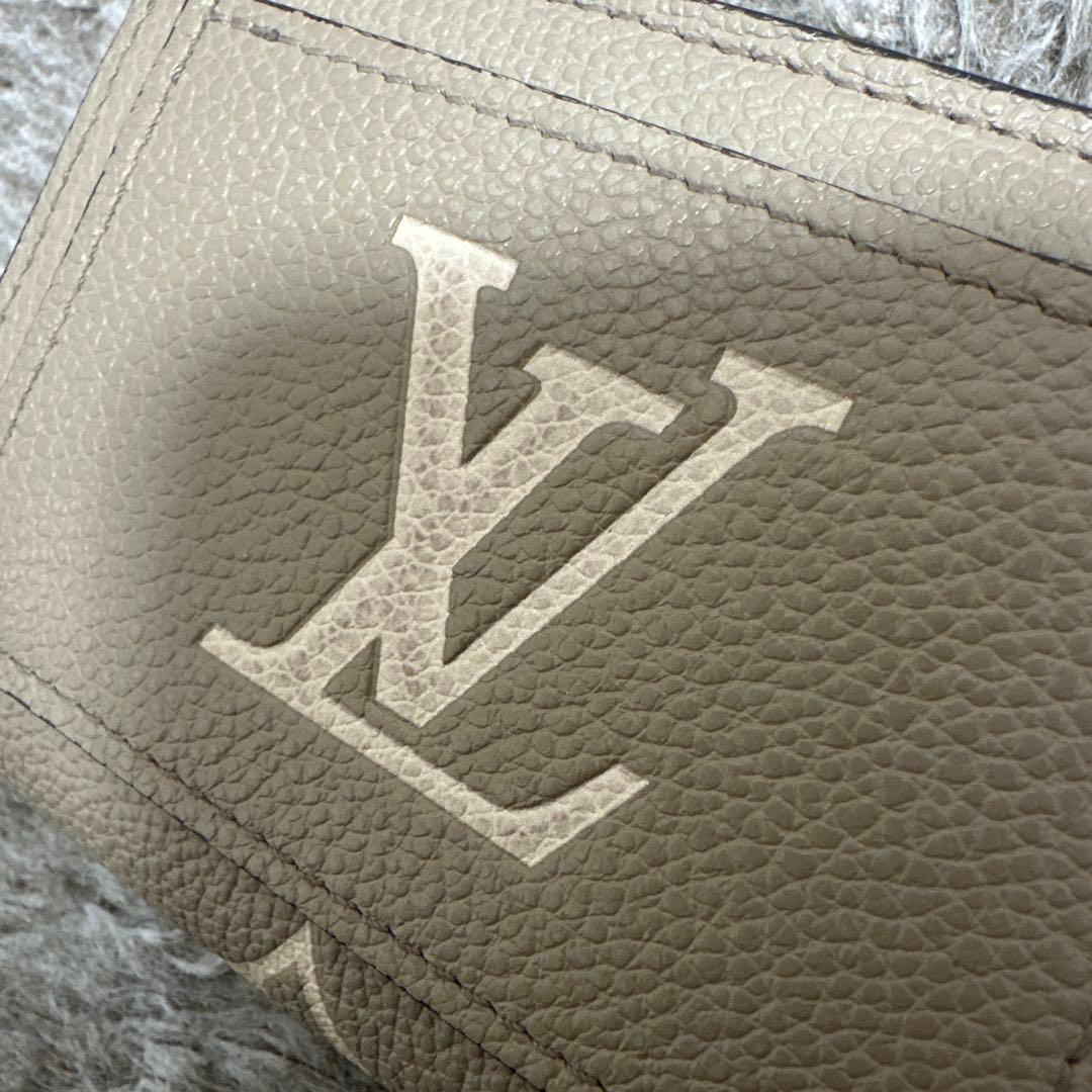 LOUIS VUITTON ポルトフォイユ・クレア　二つ折り財布