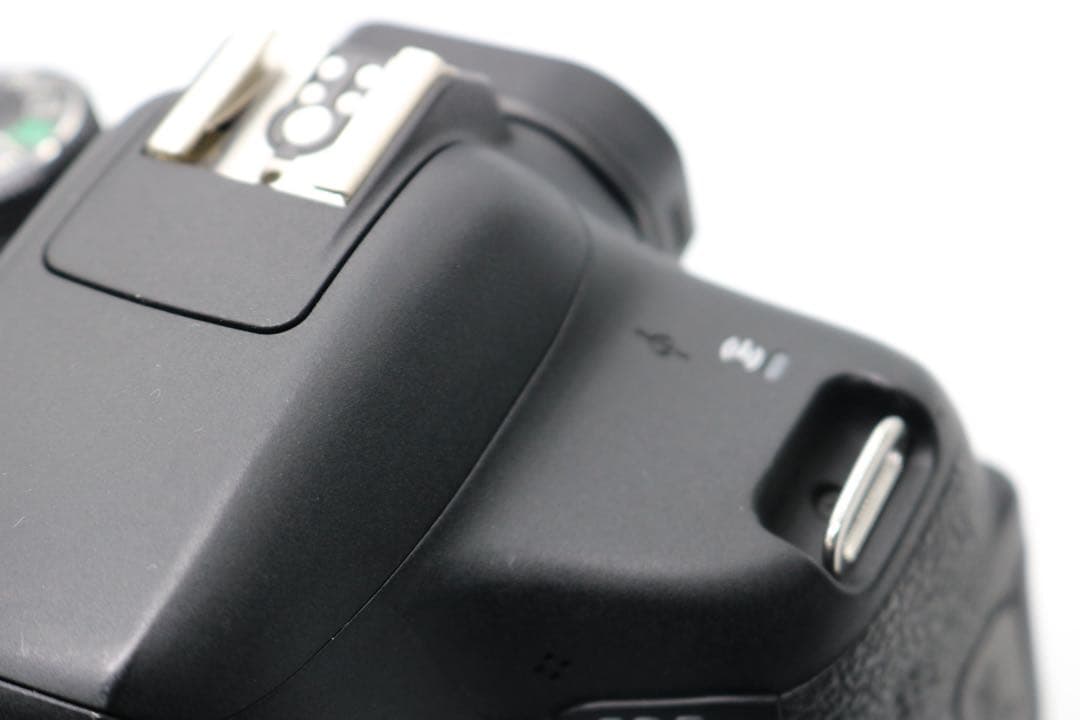 美品 【Canon EOS Kiss X8i ダブルレンズセット】 安心保証あり