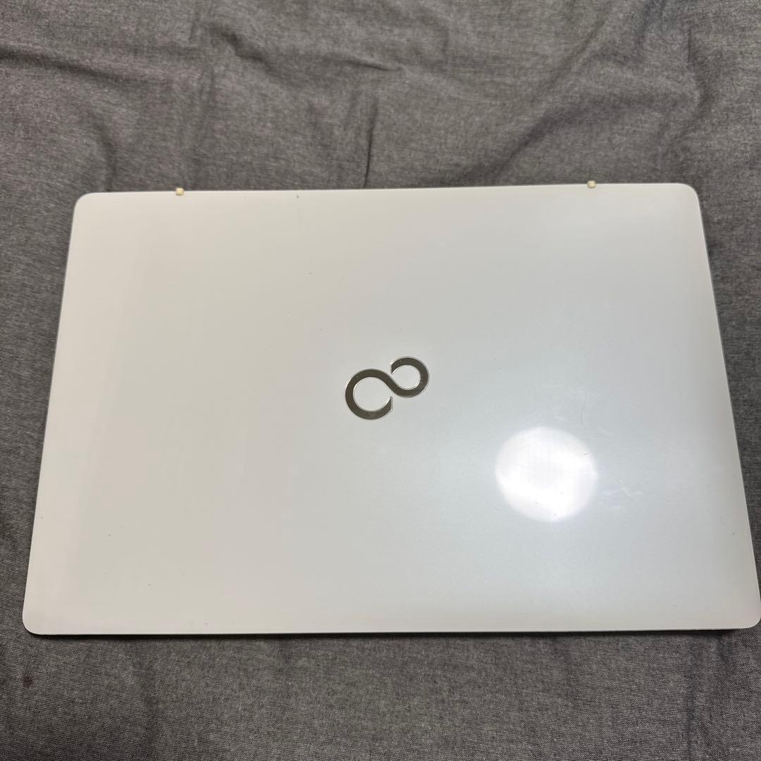 星*♡様 Fujitsu LIFEBOOK ホワイト ノートパソコン　PC 本体