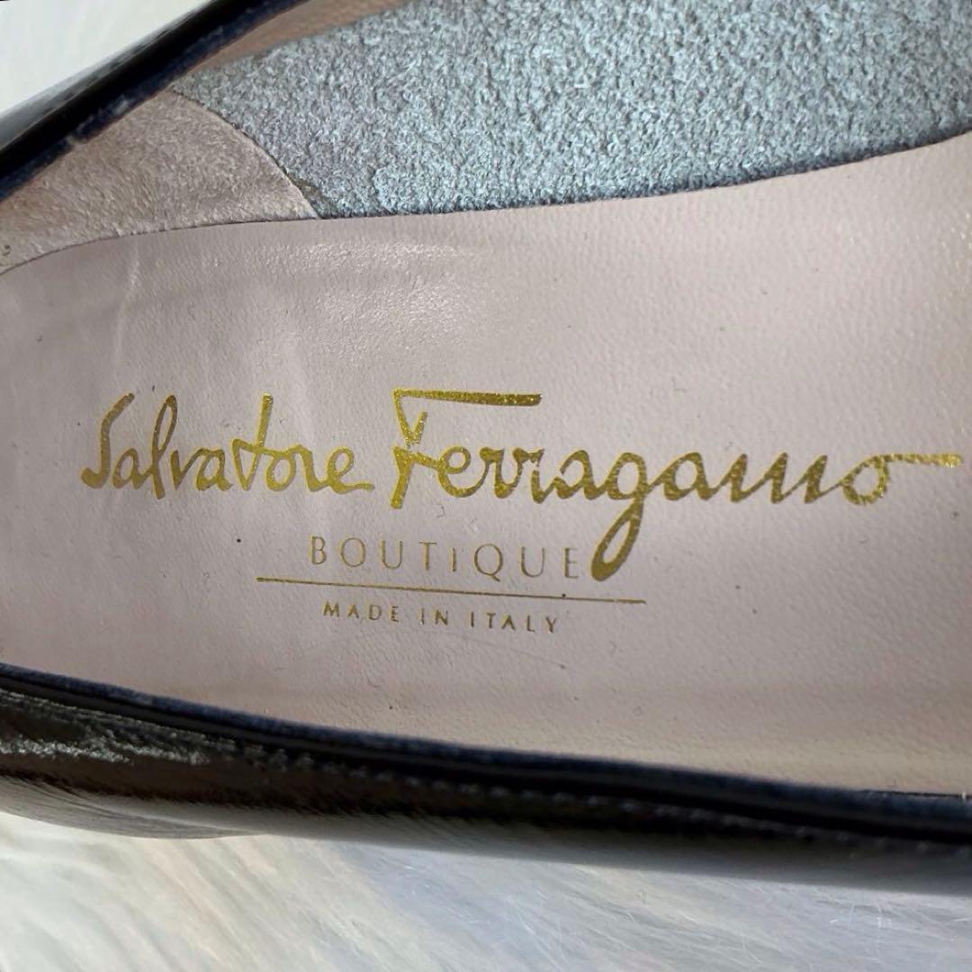 Salvatore Ferragmo パンプス 太ヒールイタリア製 ロゴプレート