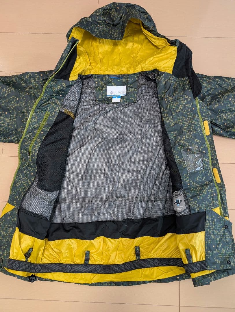 つ*さ様 スノーボードウェアセット（ジャケット/パンツ/グローブ/ニット帽/その