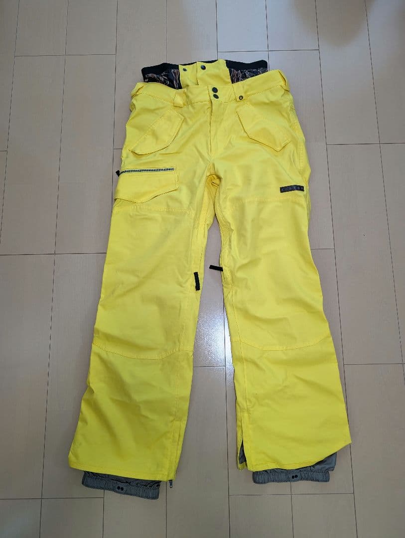 つ*さ様 スノーボードウェアセット（ジャケット/パンツ/グローブ/ニット帽/その