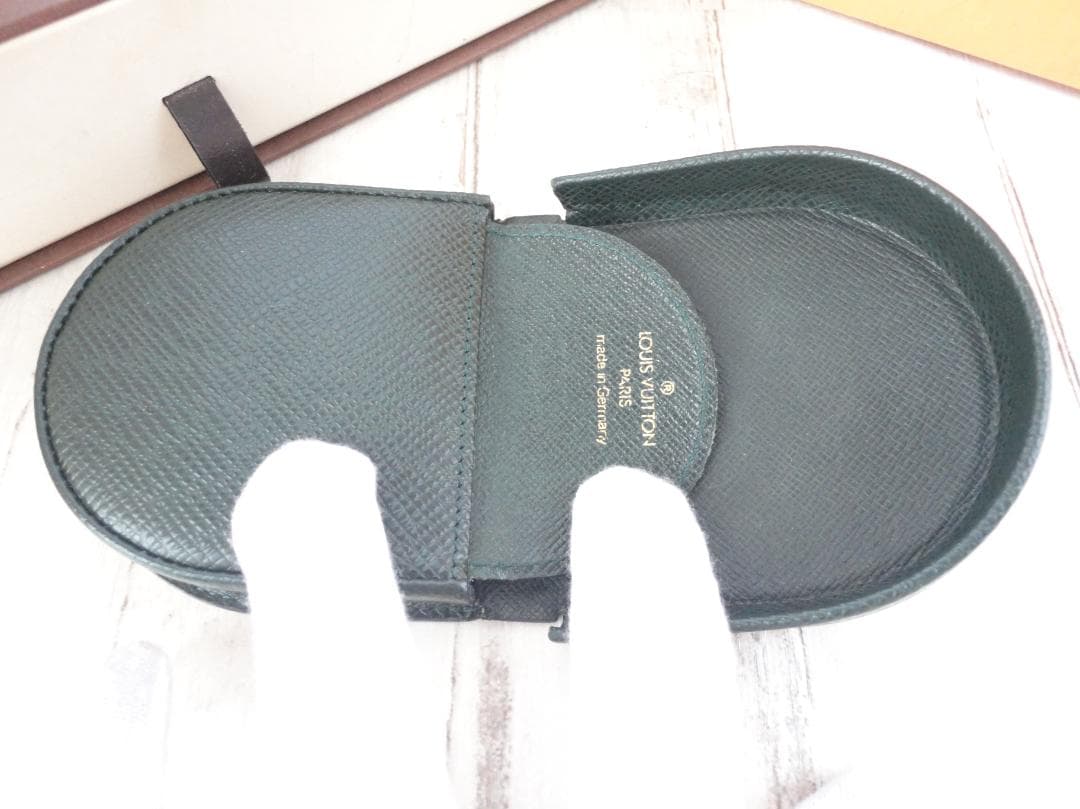 超美品☆ヴィトン【タイガ】ケース【ポルトモネ・キュベット】オシャレ☆B11