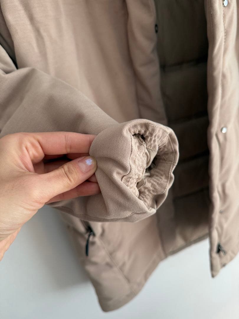 LACOSTE ベージュ ダウンジャケット