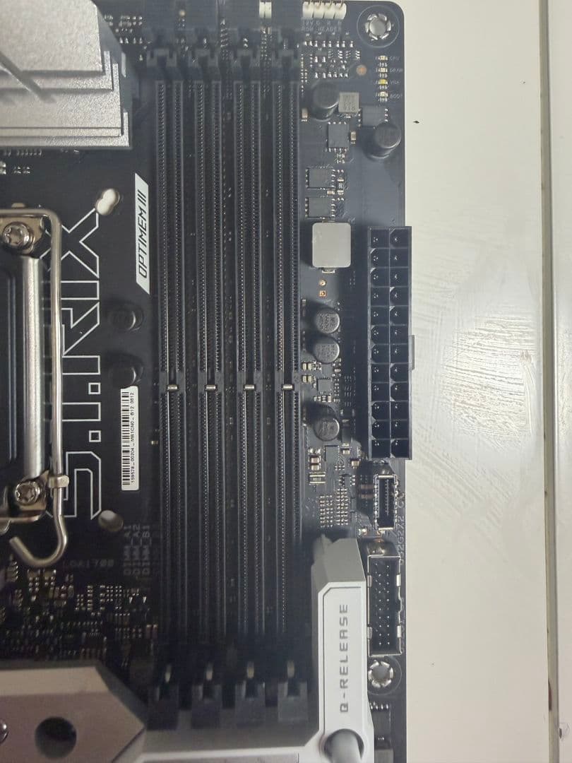 マザーボード ROG STRIX Z690-A GAMING WIFI D4