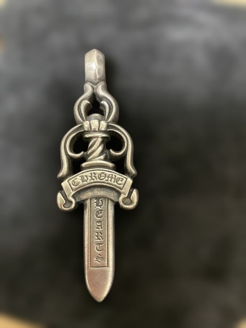 シルバー剣型ペンダント