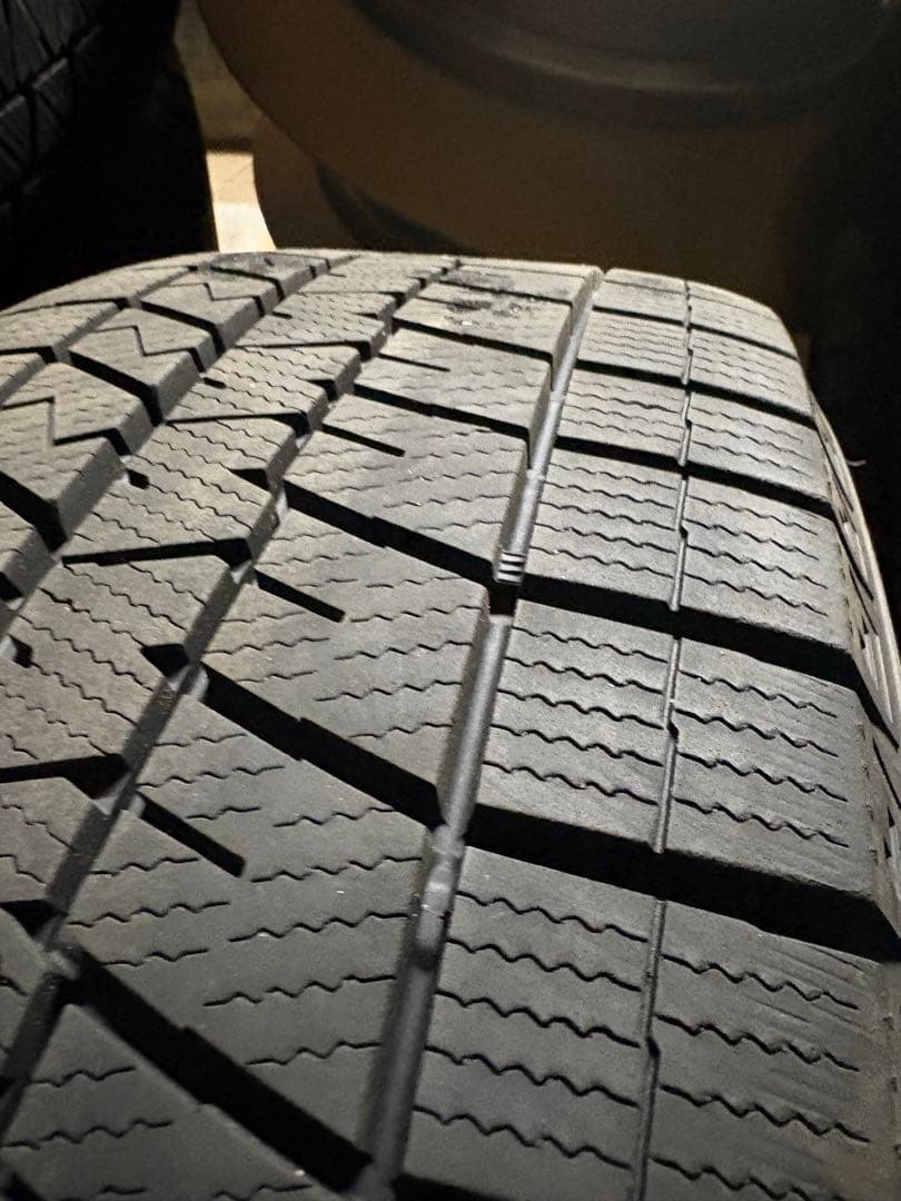 とりいつ再取引　売切セール！1月31日まで【送料込】235/60R18