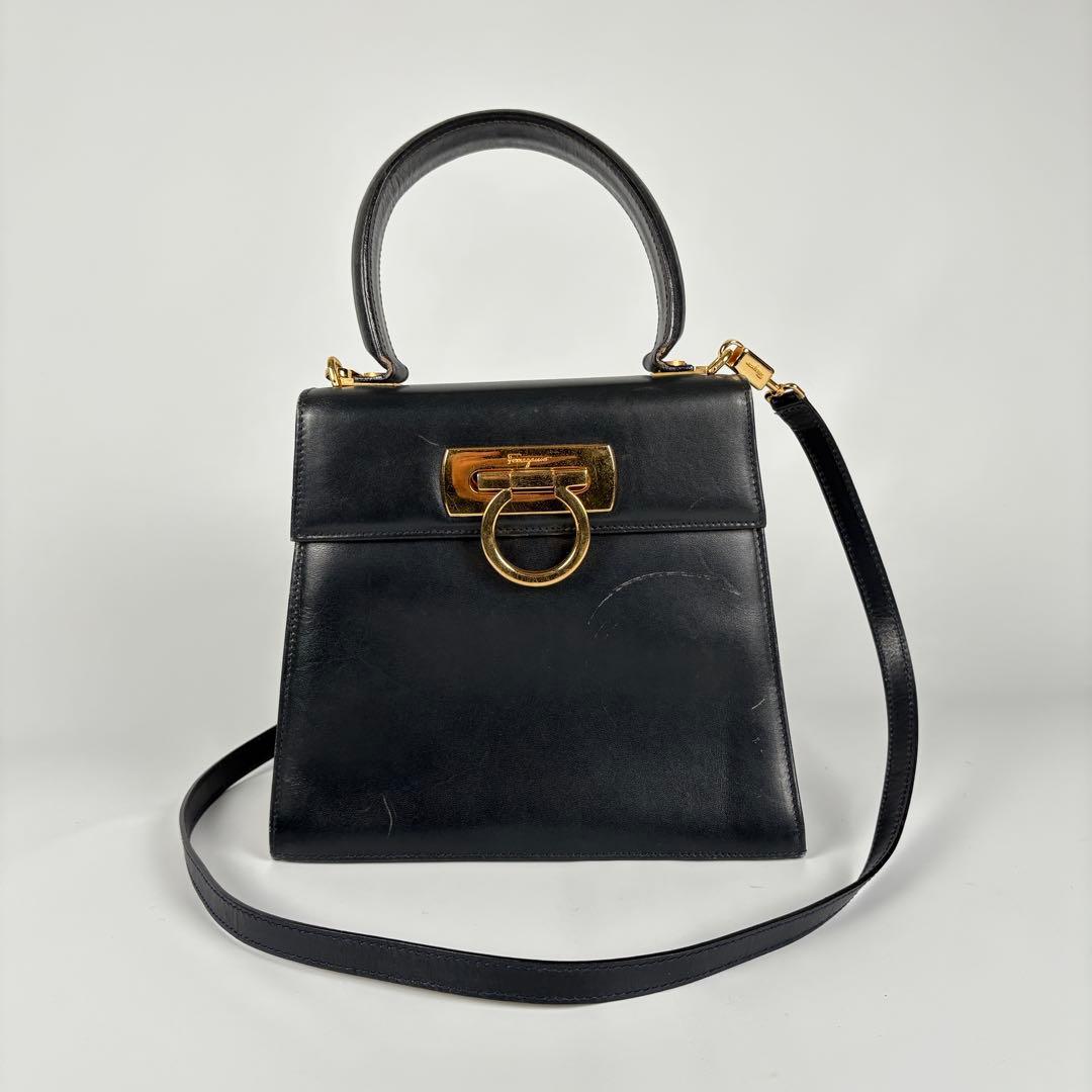 Salvatore Ferragamo ガンチーニ 2wayハンドバッグ 紺