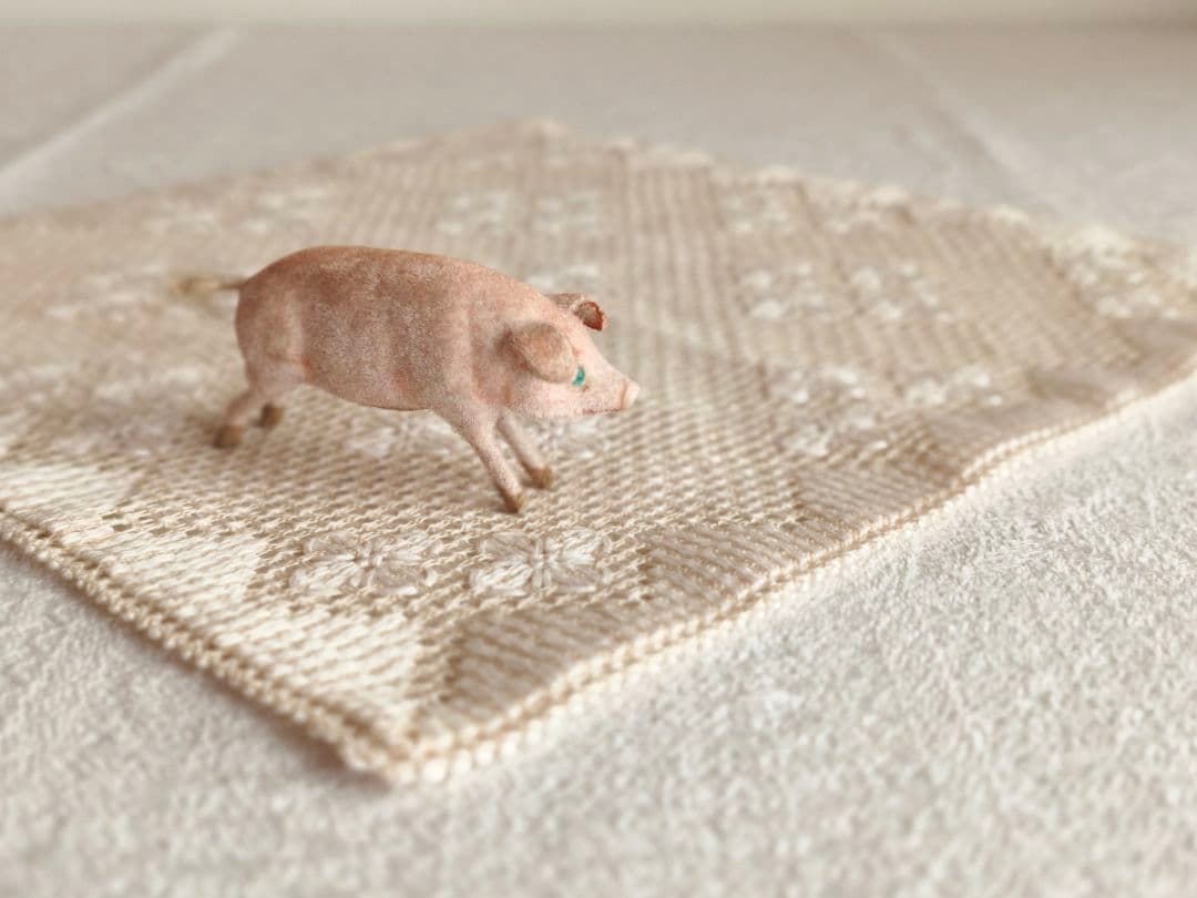 【まーちゃんさま】vintage figure ୨୧ * グリーンの瞳のブタさん