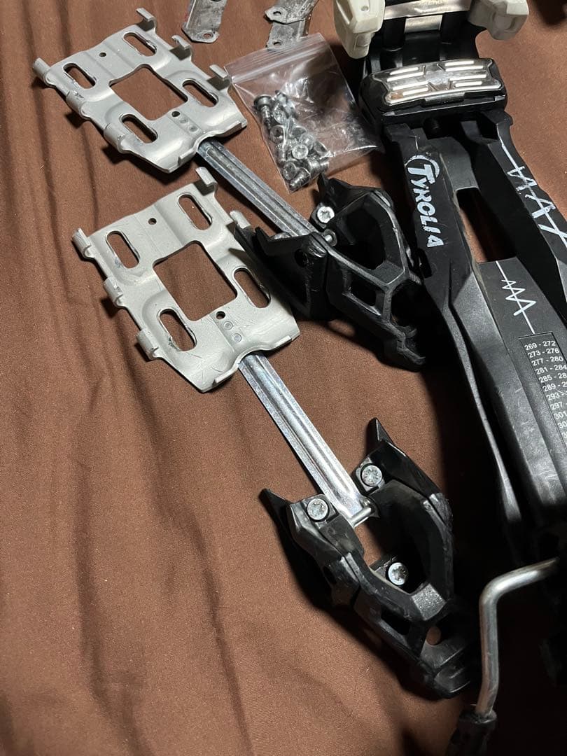 スキー　ビンディング　チロリア　adrenaline