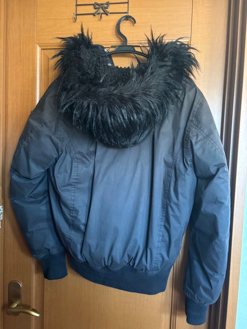 DIESEL ブラックダウンジャケット フード付き