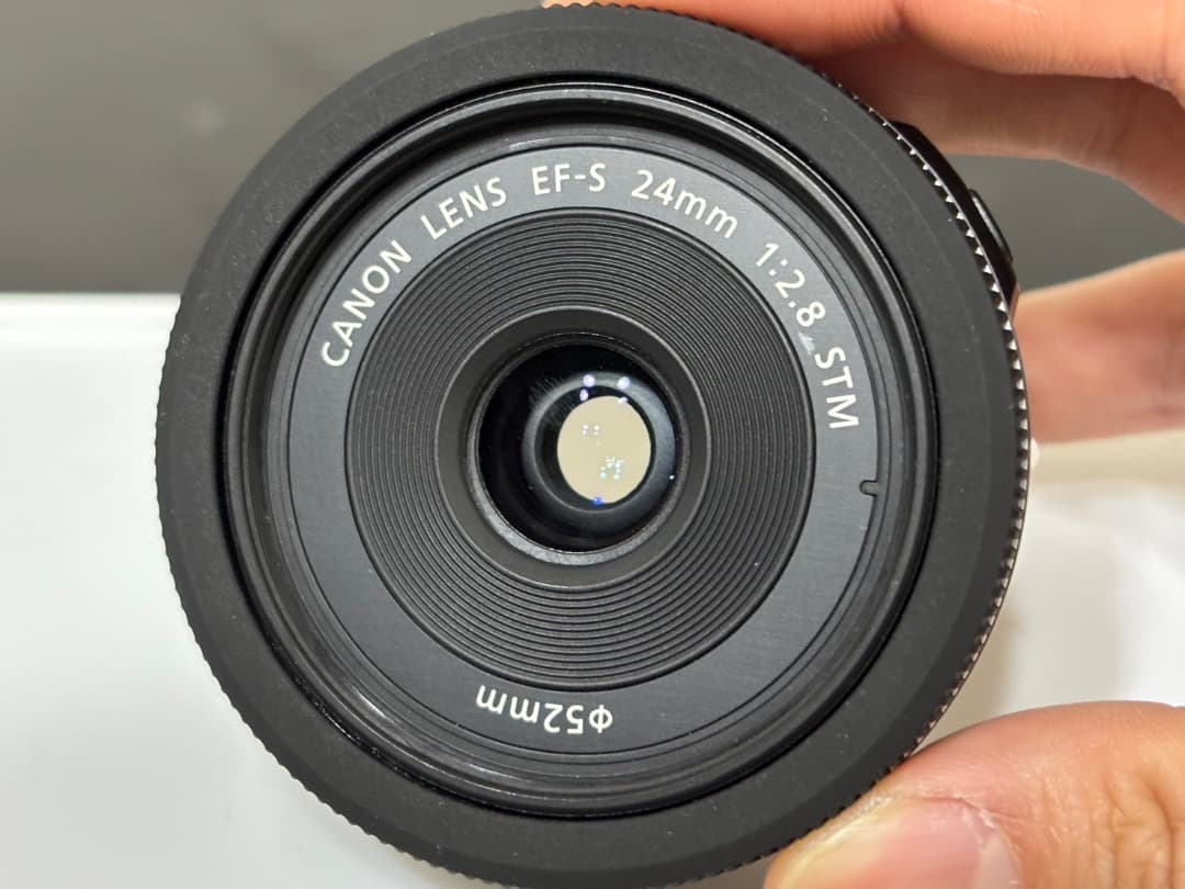 Canon EF-S 24mm F2.8 STM パンケーキレンズ
