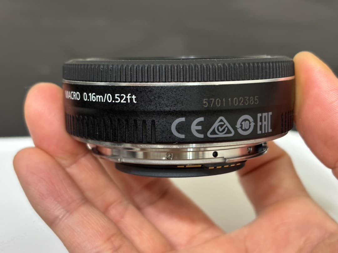 Canon EF-S 24mm F2.8 STM パンケーキレンズ