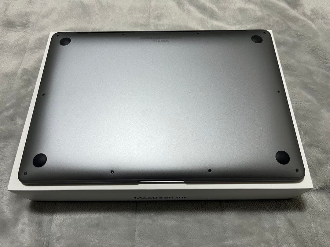 【極美品】Apple MacBook Air 8GBメモリ 256GBSSD
