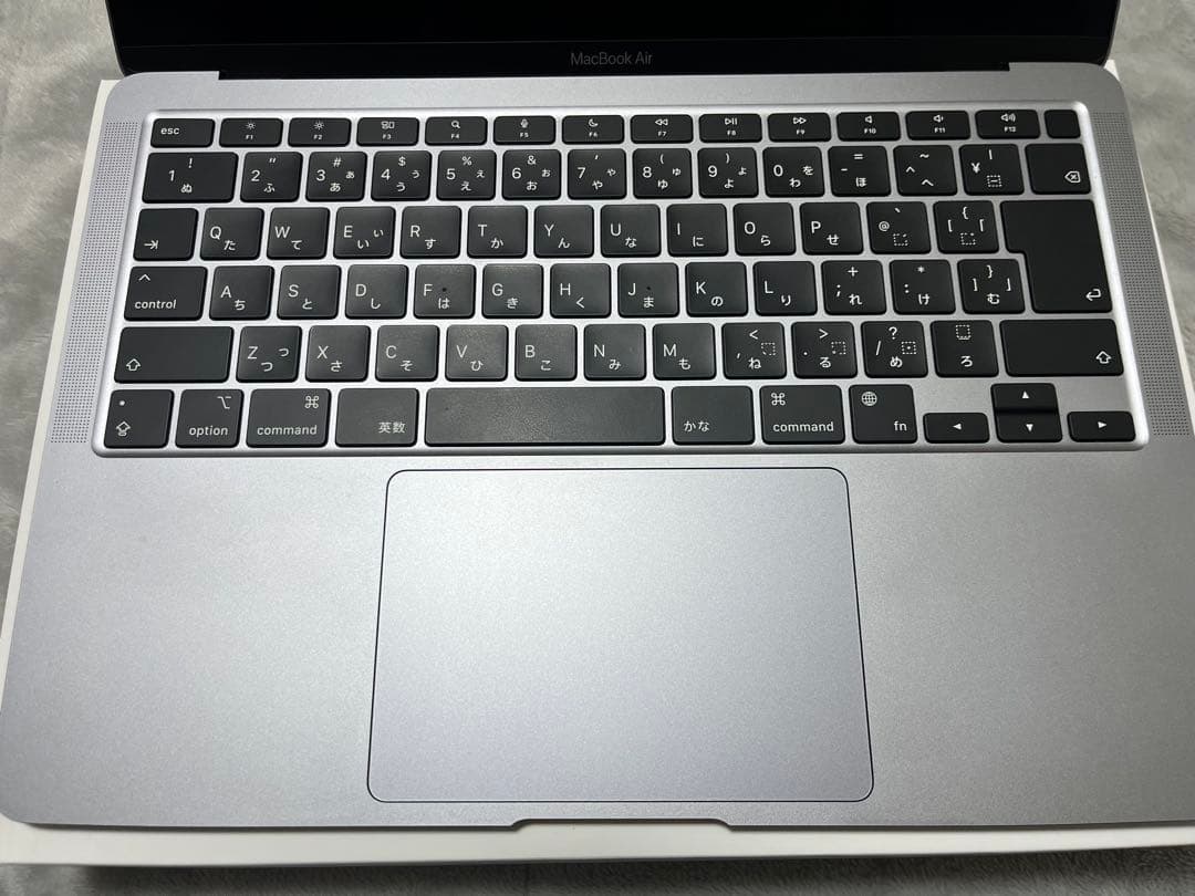 【極美品】Apple MacBook Air 8GBメモリ 256GBSSD