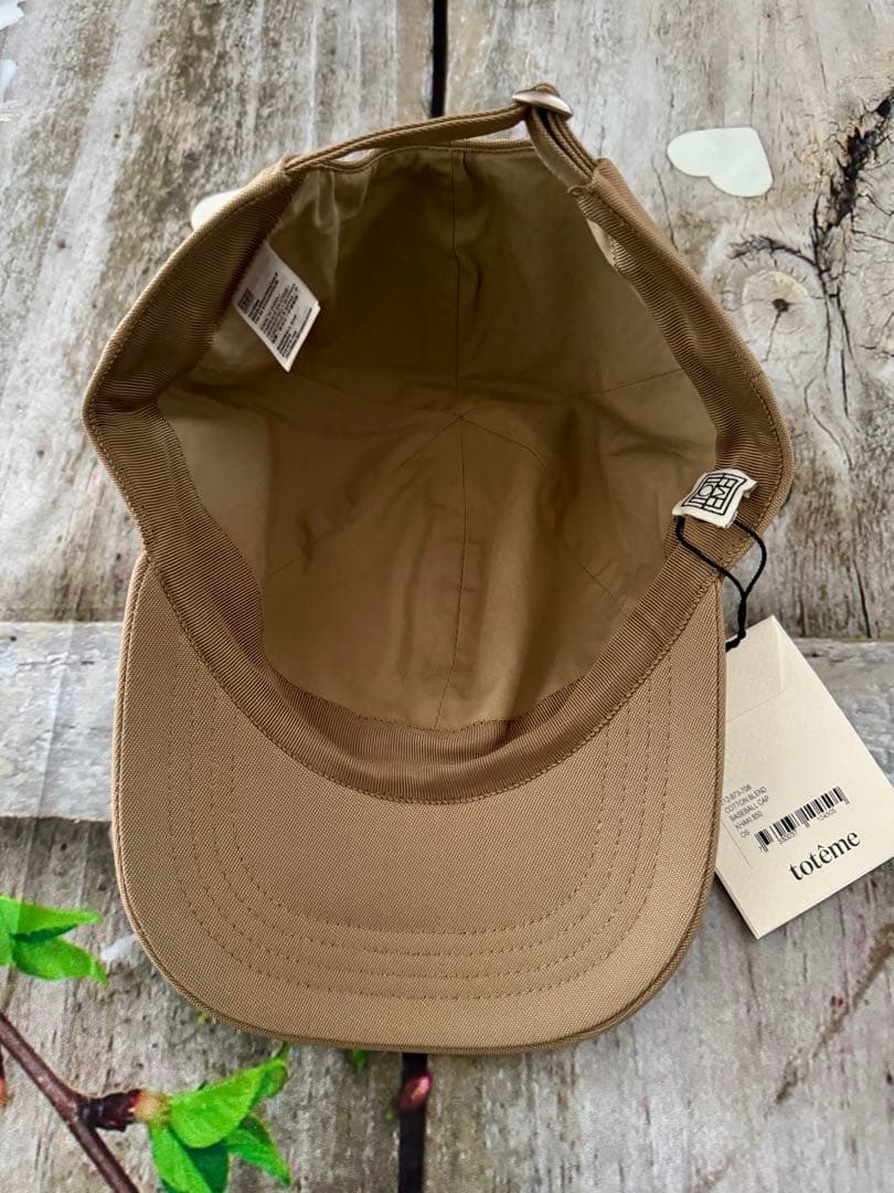 新品❣️【Toteme 】トーテム ロゴプレートキャップ