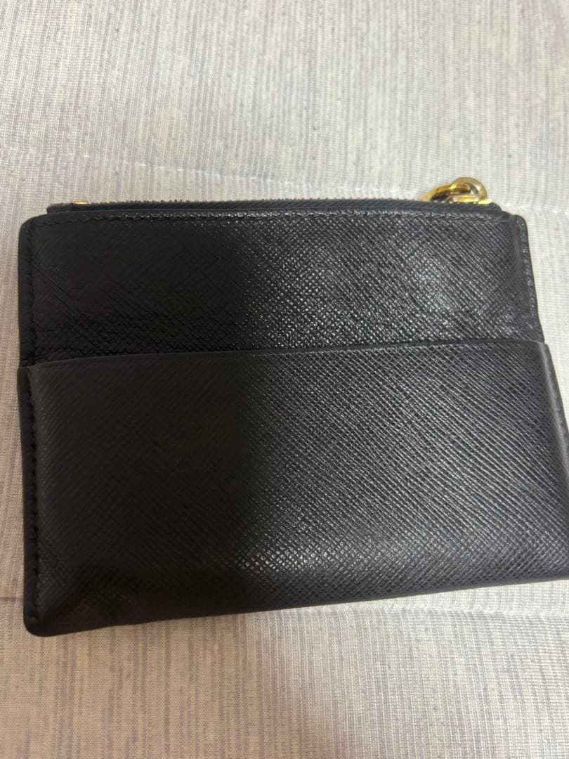 プラダ　名刺入れ　カードケース　ミニ財布　ブラック