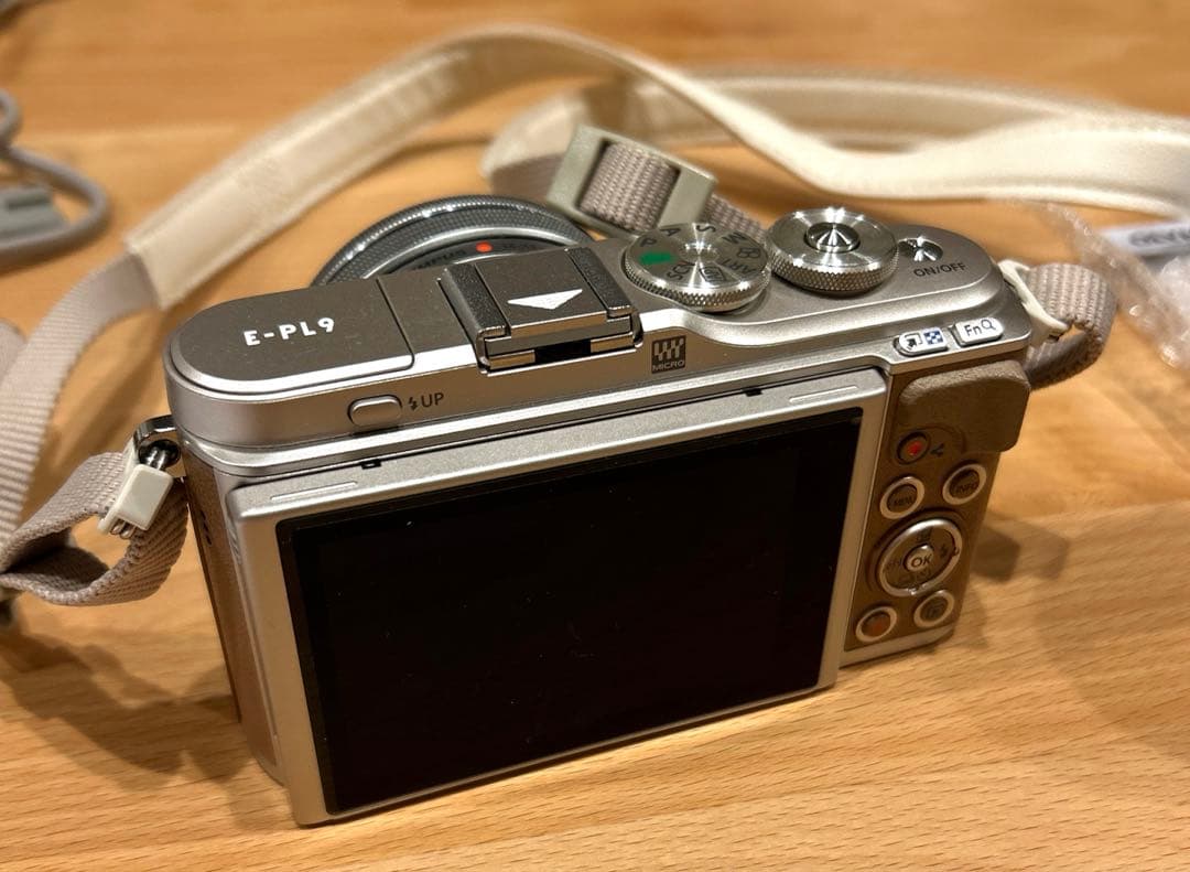 OLYMPUS PEN E-PL9 ミラーレス一眼 ブラウン