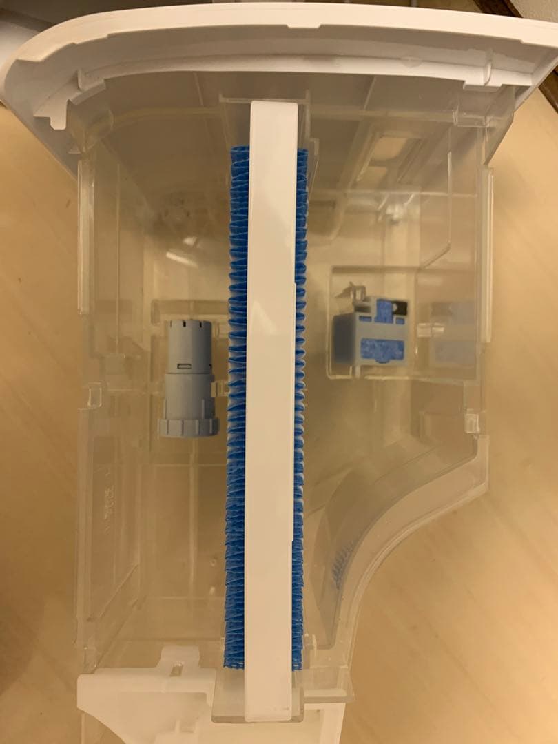 SHARP 除湿機 兼 加湿空気清浄機　プラズマクラスター KI-PD50-W