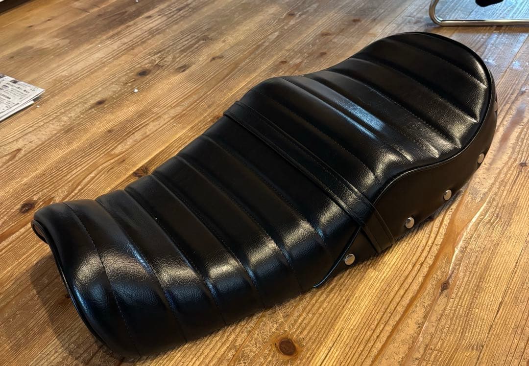 ジェイド250 鋲打ちタックロールシート