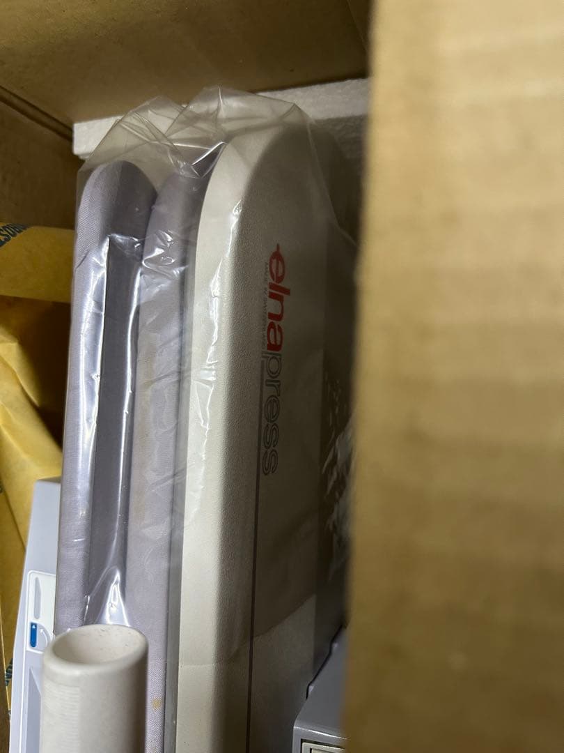 テ*僧様 未使用　elna press アイロンプレス機能付き