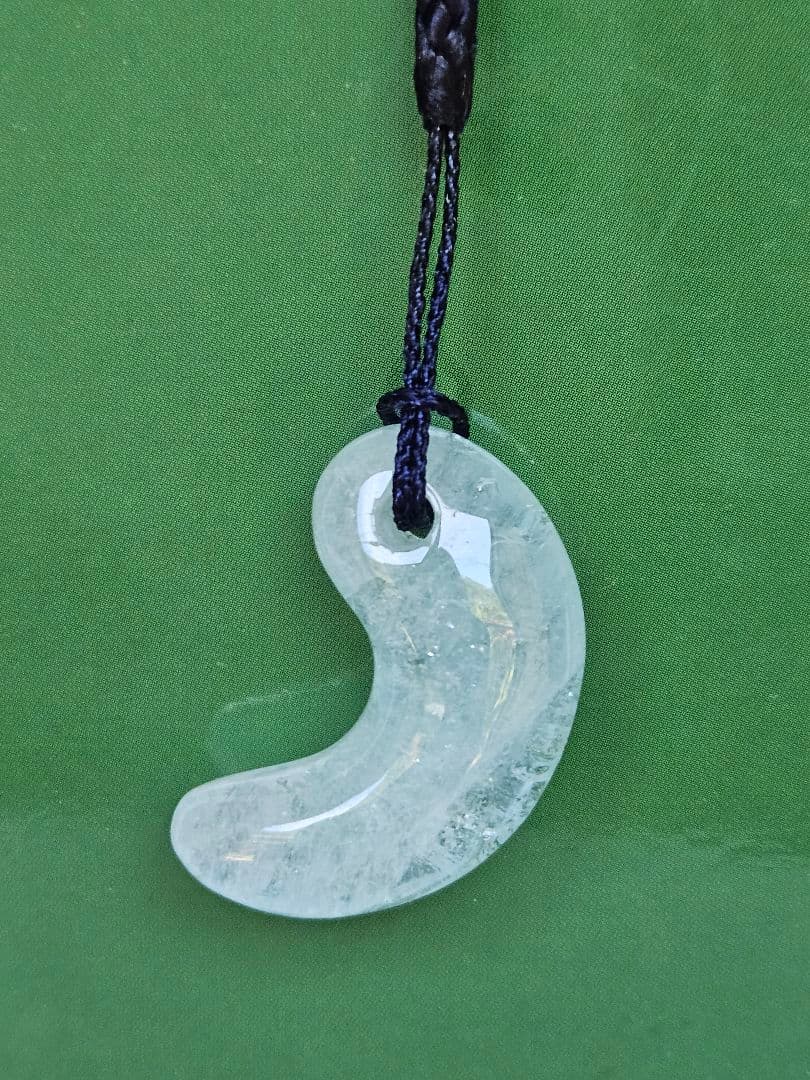 美品　アクアマリン勾玉　　　☆9,000円☆