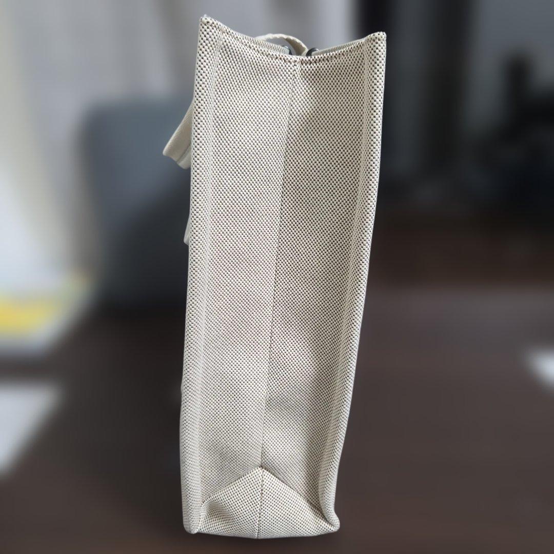 Chloé ロゴ入りベージュメッシュトートバッグ