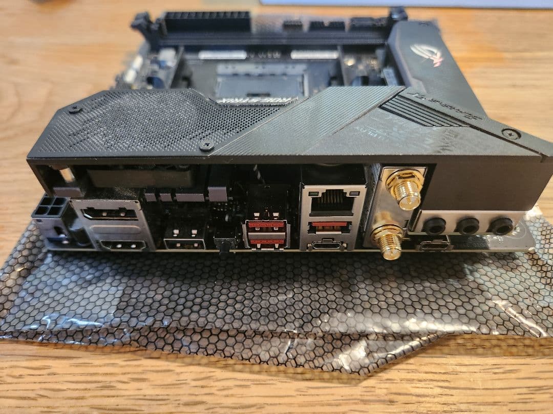 ASUS ROG STRIX B550-I GAMING マザーボード am4