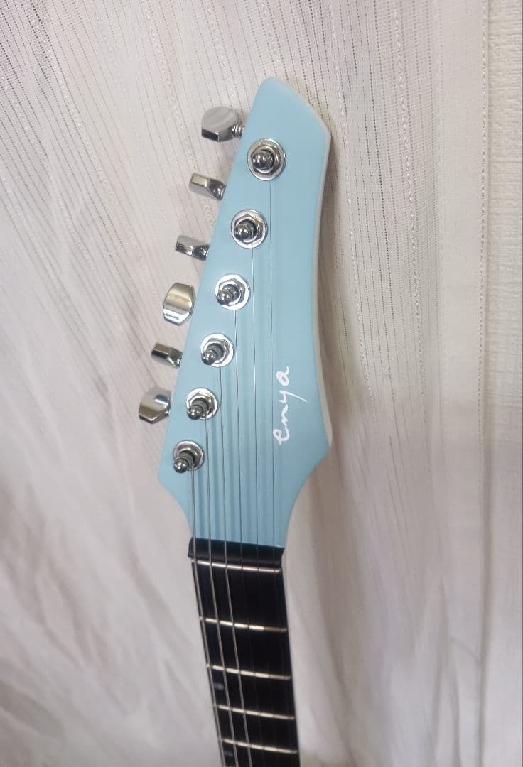 【新品ほぼ未使用　enyaインスパイヤ ブルースマートエレキギター】