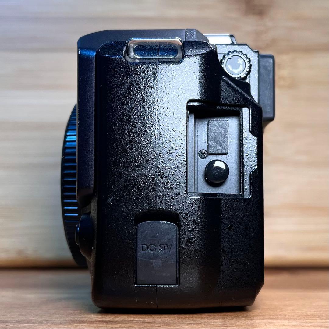 やや難ありOlympusE-300 ズームと単焦点25mm付き S数2002