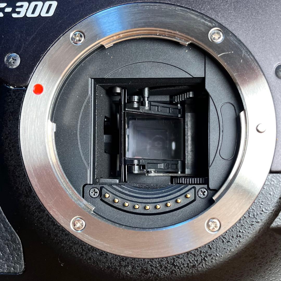 やや難ありOlympusE-300 ズームと単焦点25mm付き S数2002