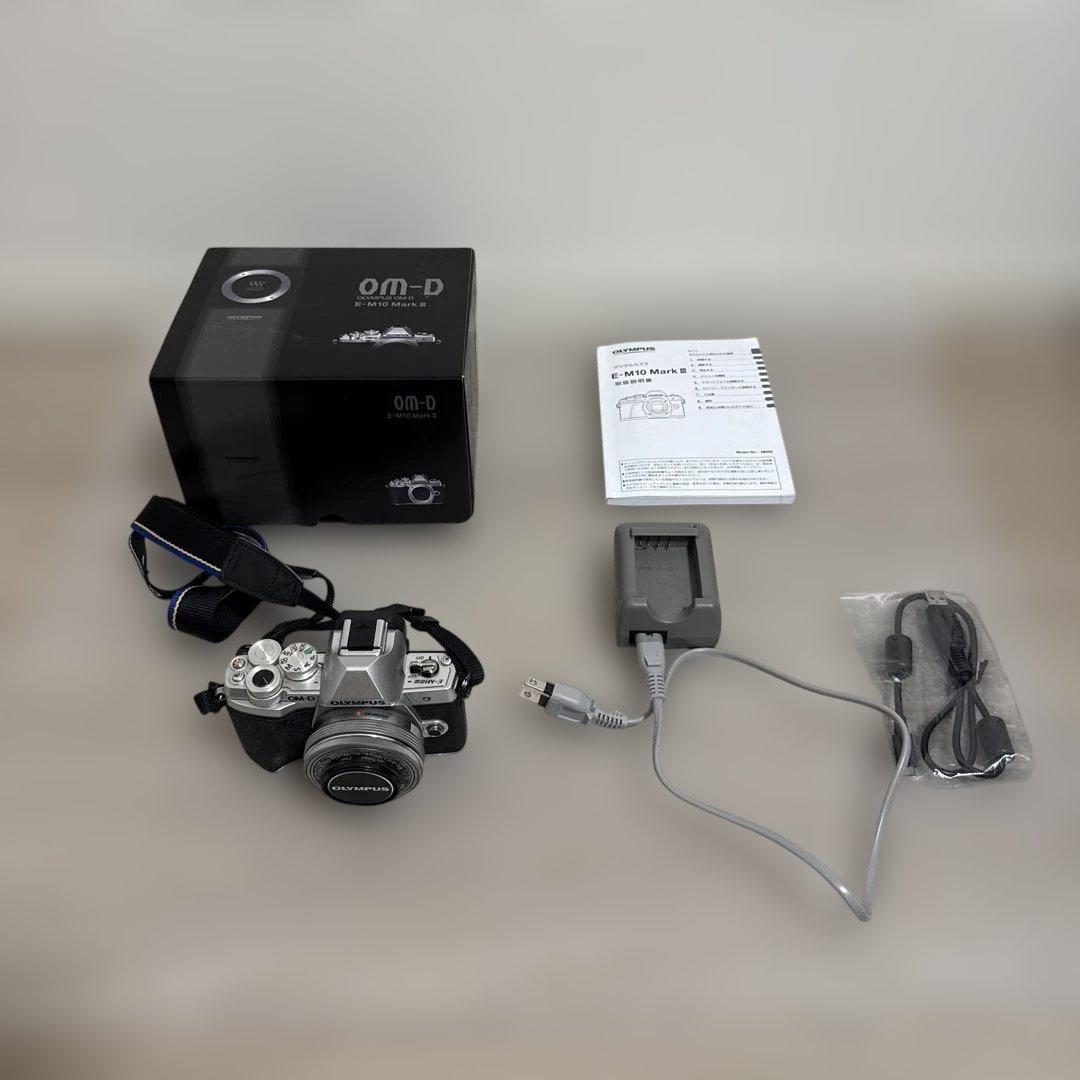 カメラ　OLYMPUS E-M10 mark Ⅲ