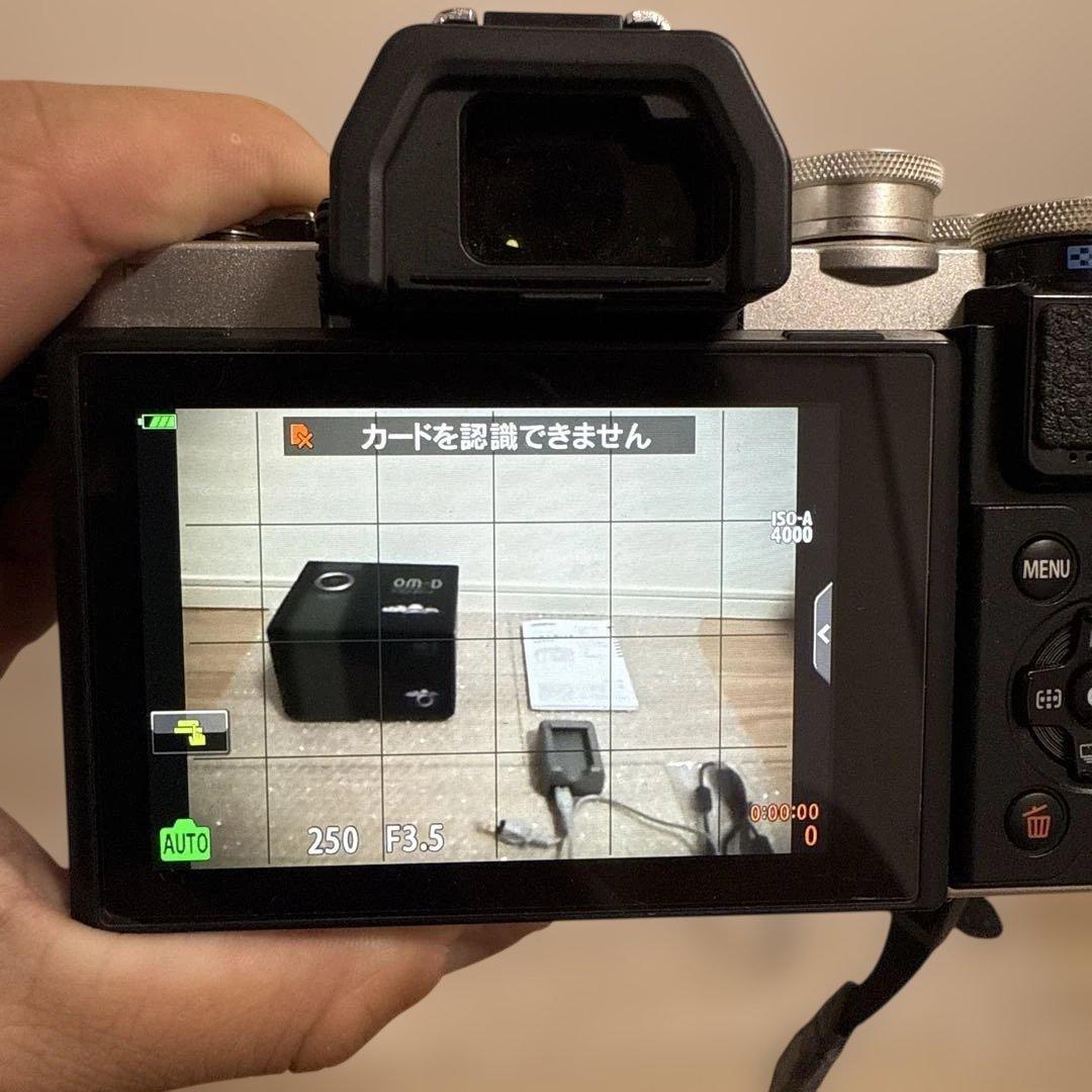 カメラ　OLYMPUS E-M10 mark Ⅲ