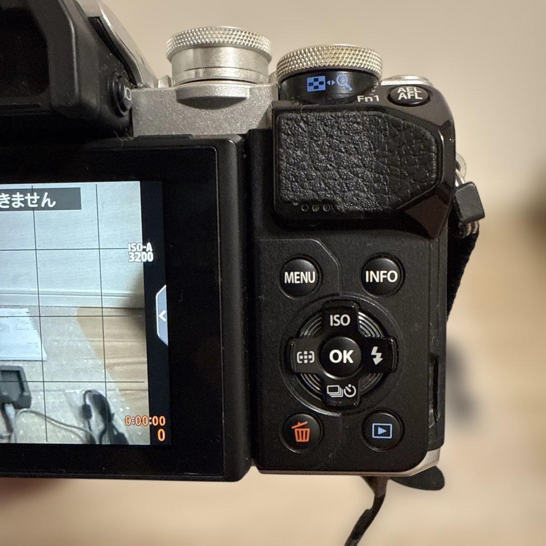 カメラ　OLYMPUS E-M10 mark Ⅲ