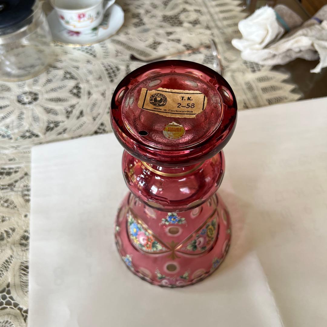 ピンクの花模様ガラスフラワーベース