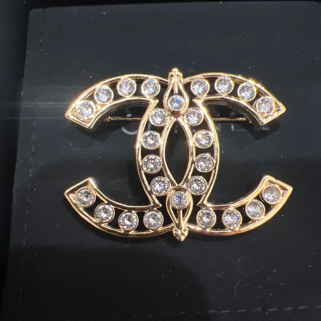 シャネル　ブローチ