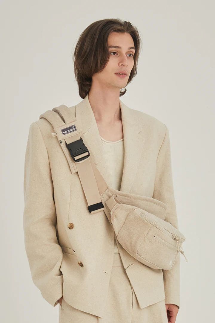 モカ　ほぼ新品　グスケット365抱っこ紐Plus ベージュ