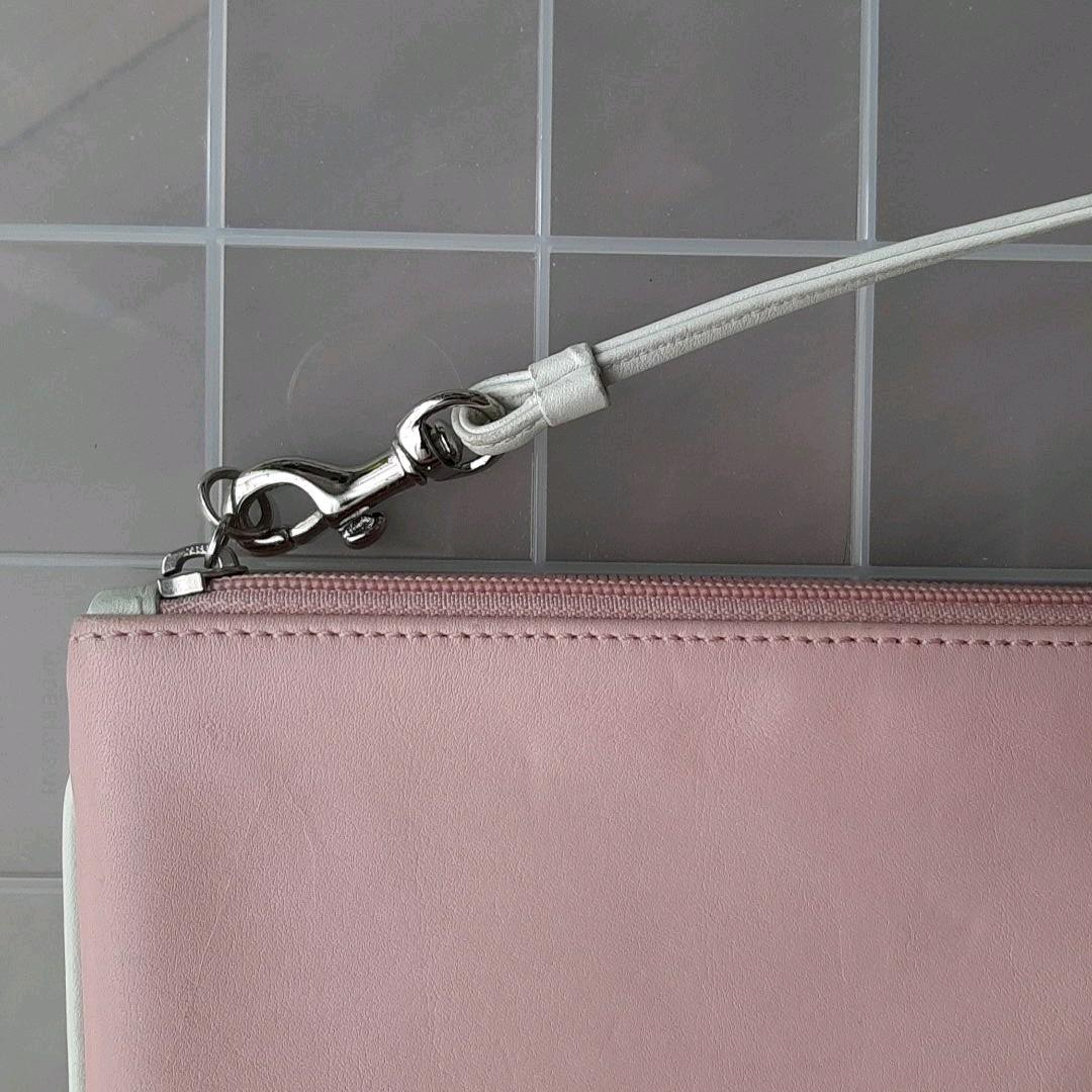 COACH　限定品　本革ポーチ 　蝶とお花