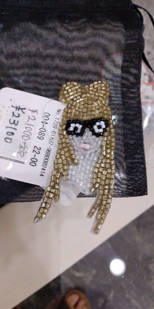 マリアンヌバトル　marianne batlle 　ビーズブローチ