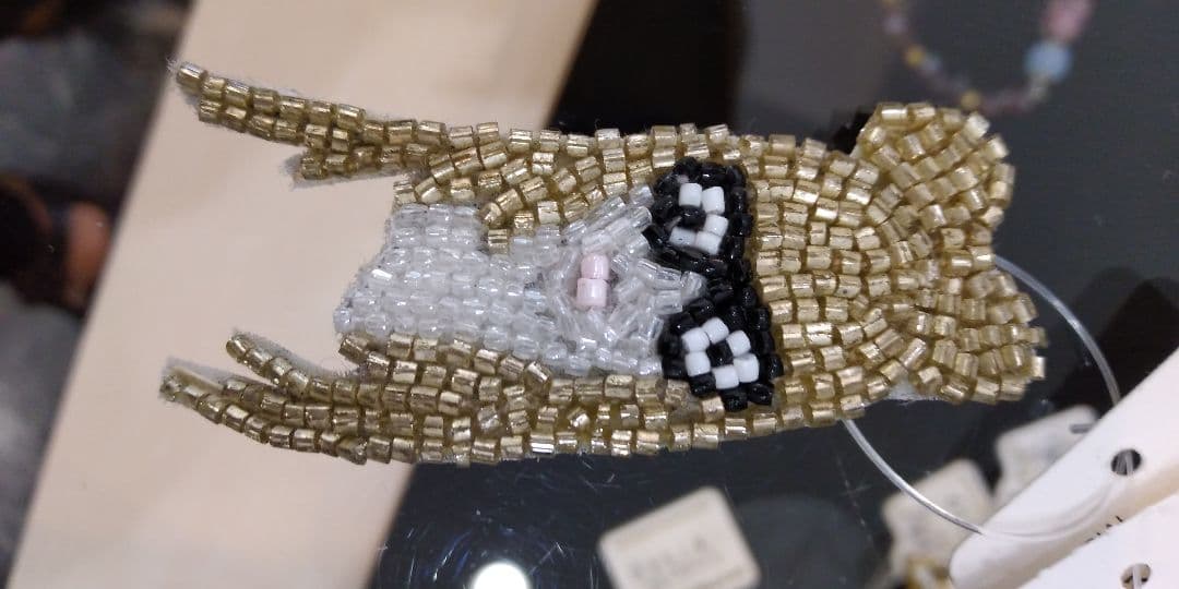 マリアンヌバトル　marianne batlle 　ビーズブローチ