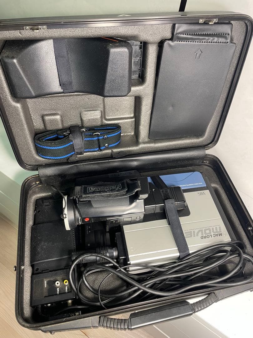 National VHSビデオカメラ Maclord Movie ケース付